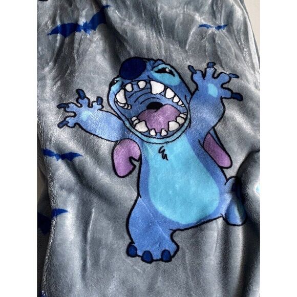 Disney Stitch Halloween Bats Dark Gray Soft Plush Throw Blanket 60” x 70” NEW - Picture 12 of 12